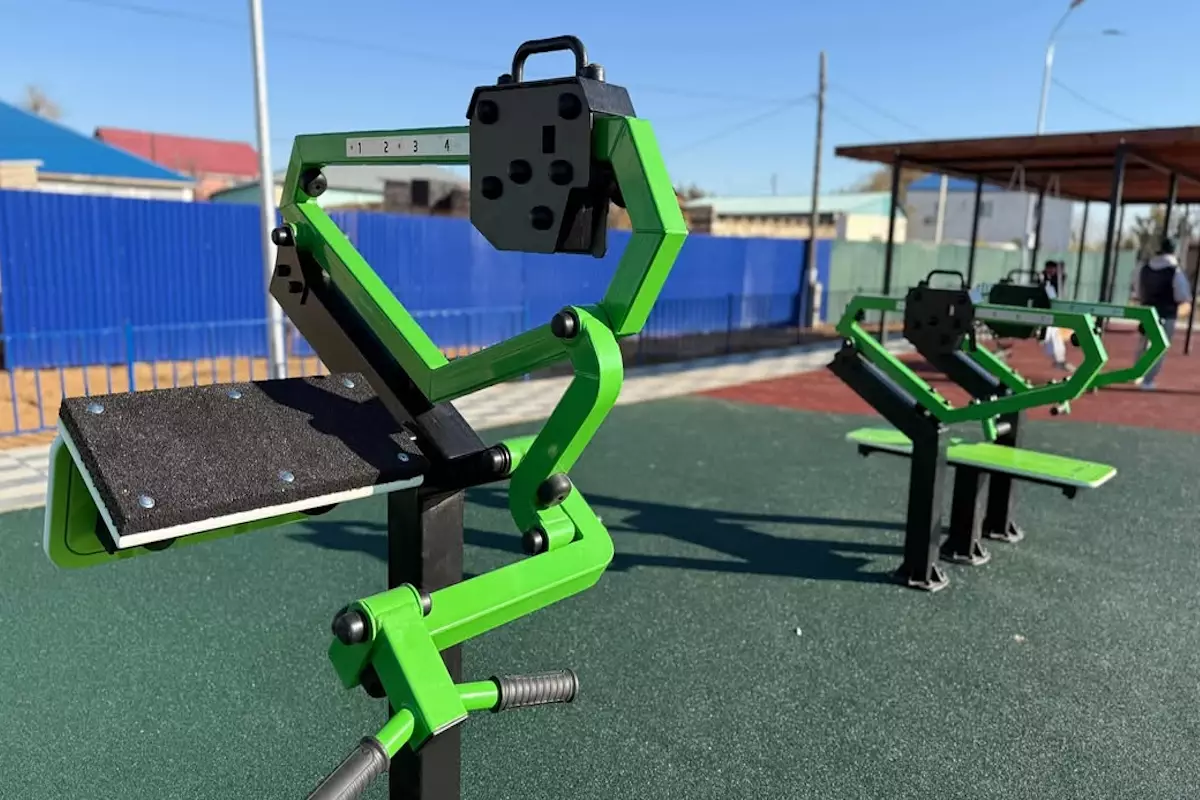 В Макате открыли новую детскую игровую площадку