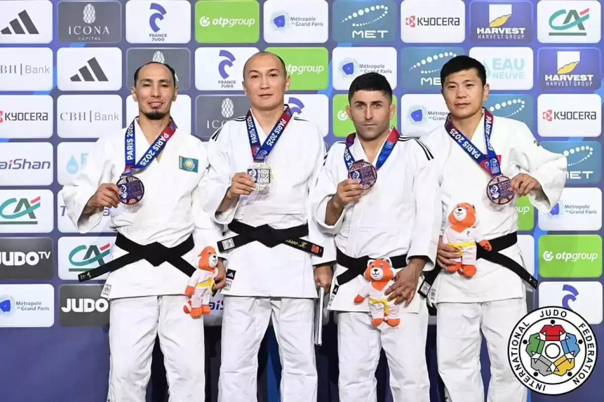 «Қазақстан барысының» 4 дүркін жүлдегерін дайындаған бапкер әлем чемпионы атанды