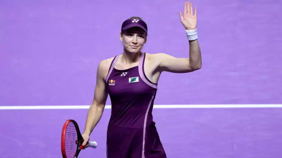 Елена Рыбакина заработала уже больше миллиона долларов на Итоговом турнире WTA