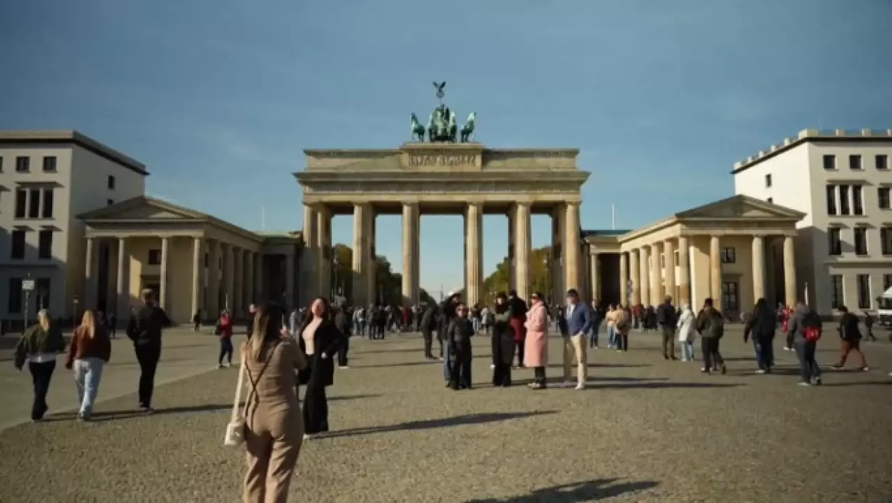 Мерц призвал сирийцев вернуться домой