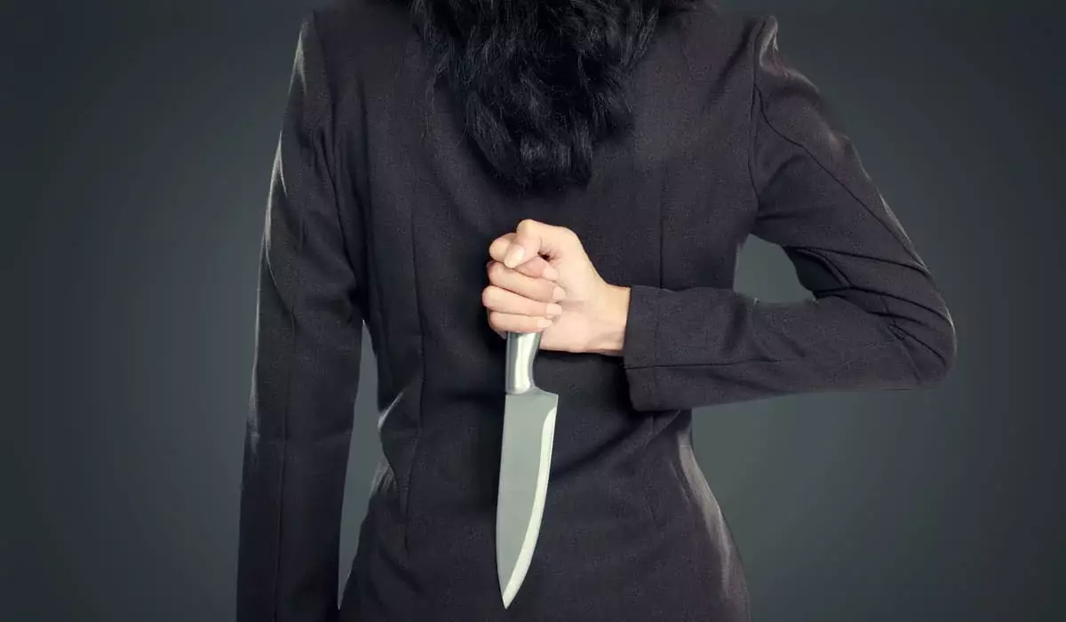 «Пил, бил и проигрывал деньгм»: 63-летняя казахстанка, убившая сожителя, избежала тюрьмы