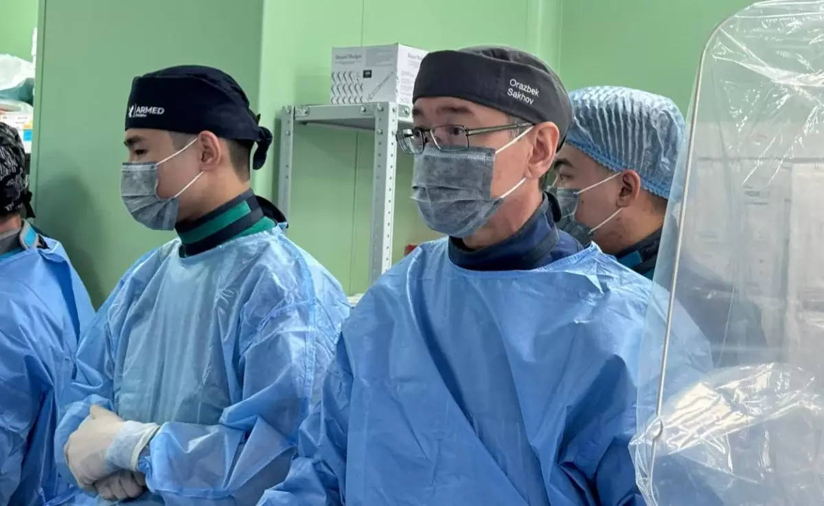 Алматыдағы кардиологиялық орталықта кальцийленген артерияны емдеудің заманауи технологиясы енгізілді