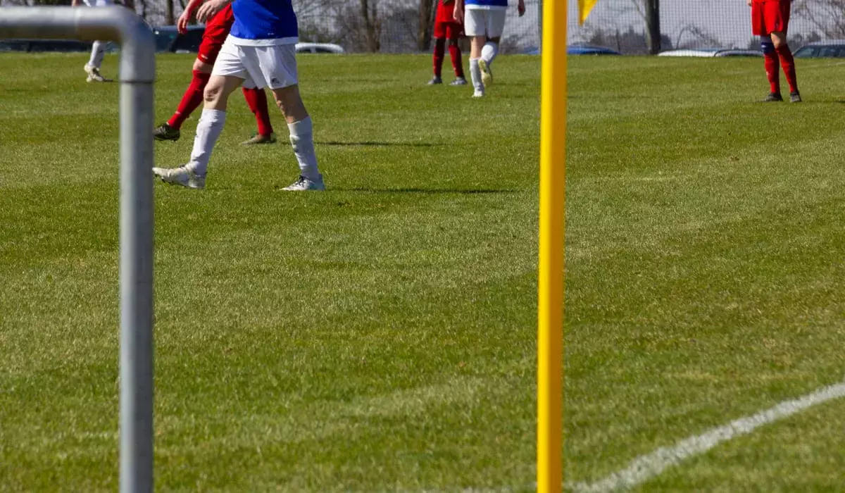 44-летний тренер умер во время матча в Сербии