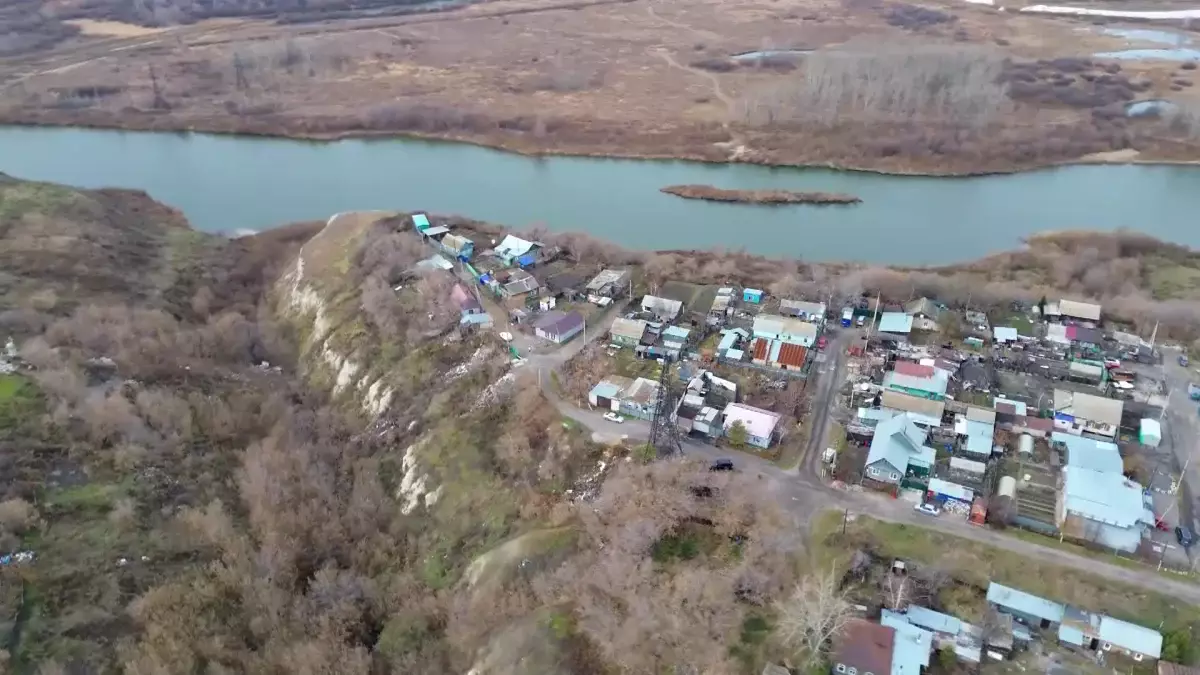 Құздың жиегіндегі өмір:  Петропавл тұрғындары үреймен күнелтіп отыр