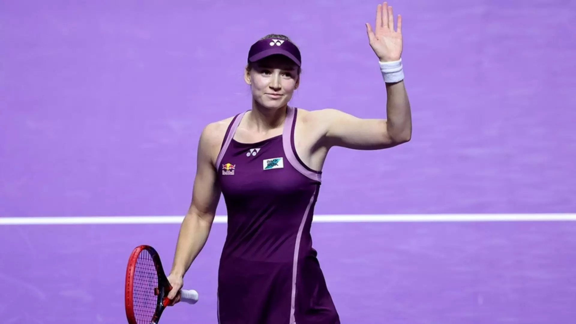 Рыбакина заработала более $1 млн за два матча на Итоговом турнире WTA