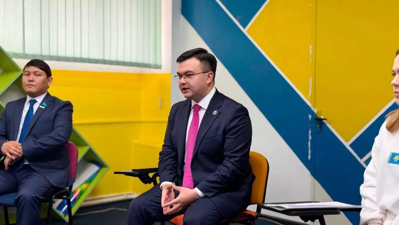 “Ассамблея жастары” республикалық қоғамдық бірлестігінің төрағасы Джумурбаев Тимур Ғабдұлұлымен Жетісу жастарының маңызды кездесуі өтті