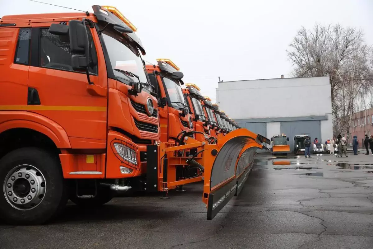 Алматы қарға дайын: коммуналдық қызметтер қала көшелерін жедел тазартуда