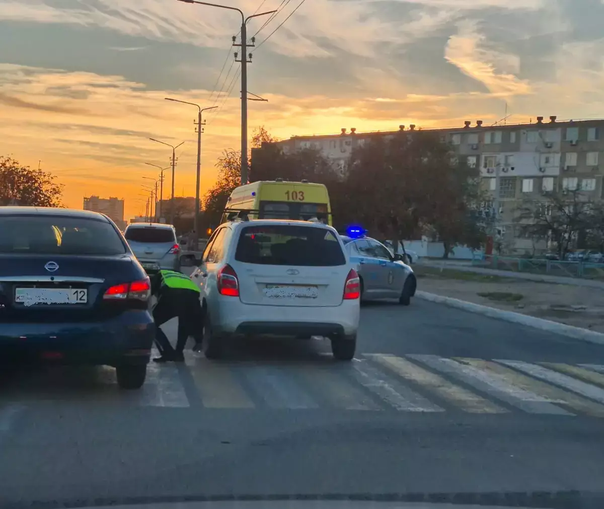 Ребенка сбили на пешеходном переходе в Актау - новости на Lada.kz 04.11.2025