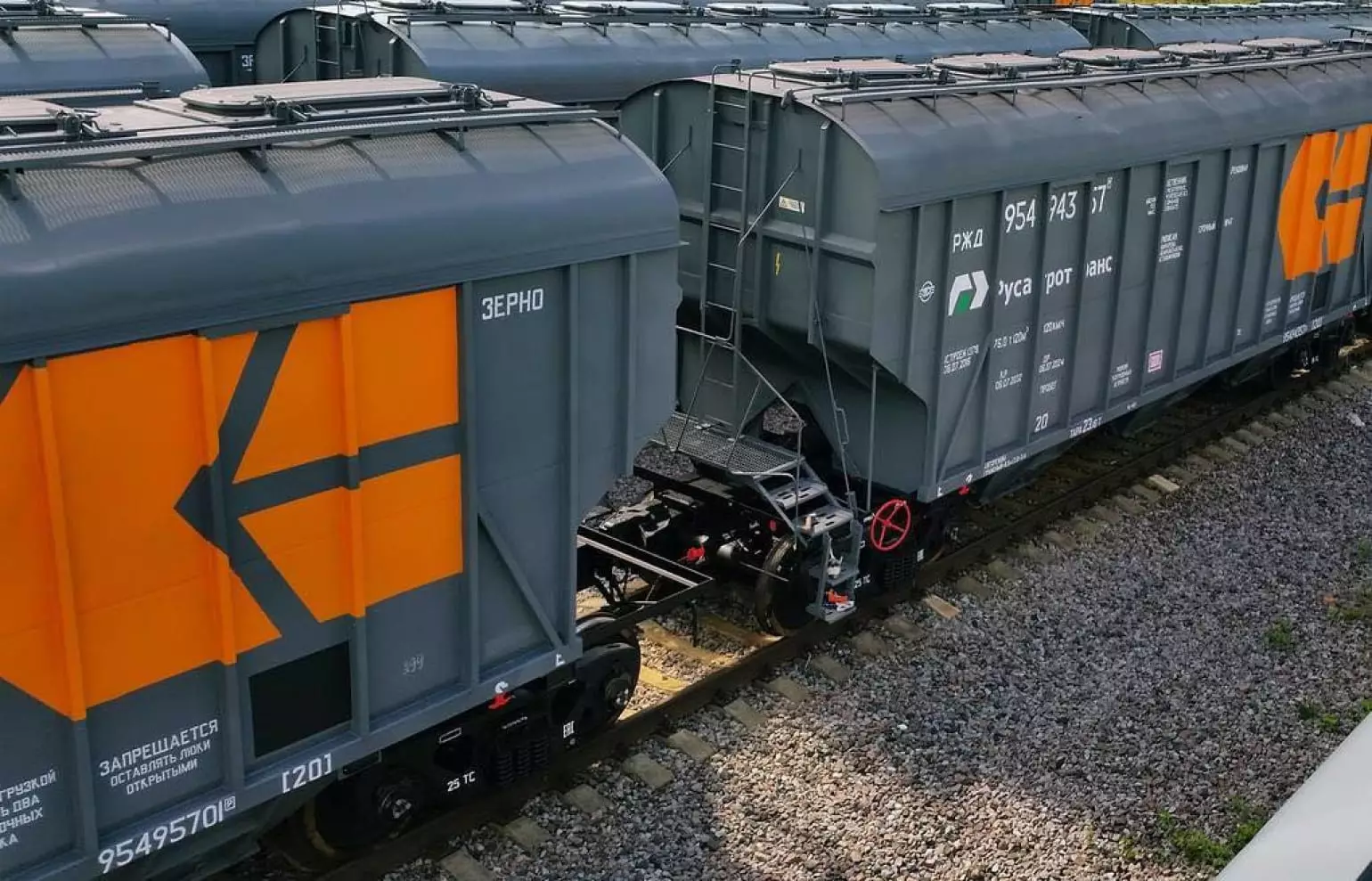 Поезд с казахстанской пшеницей прибыл в Армению на станцию Даларик.