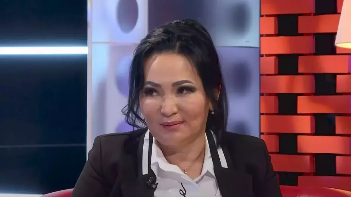 «Ана жүрегімді тілгілей бермеңдер»: Гүлзира Айдарбекова желідегі дауға пікір білдірді