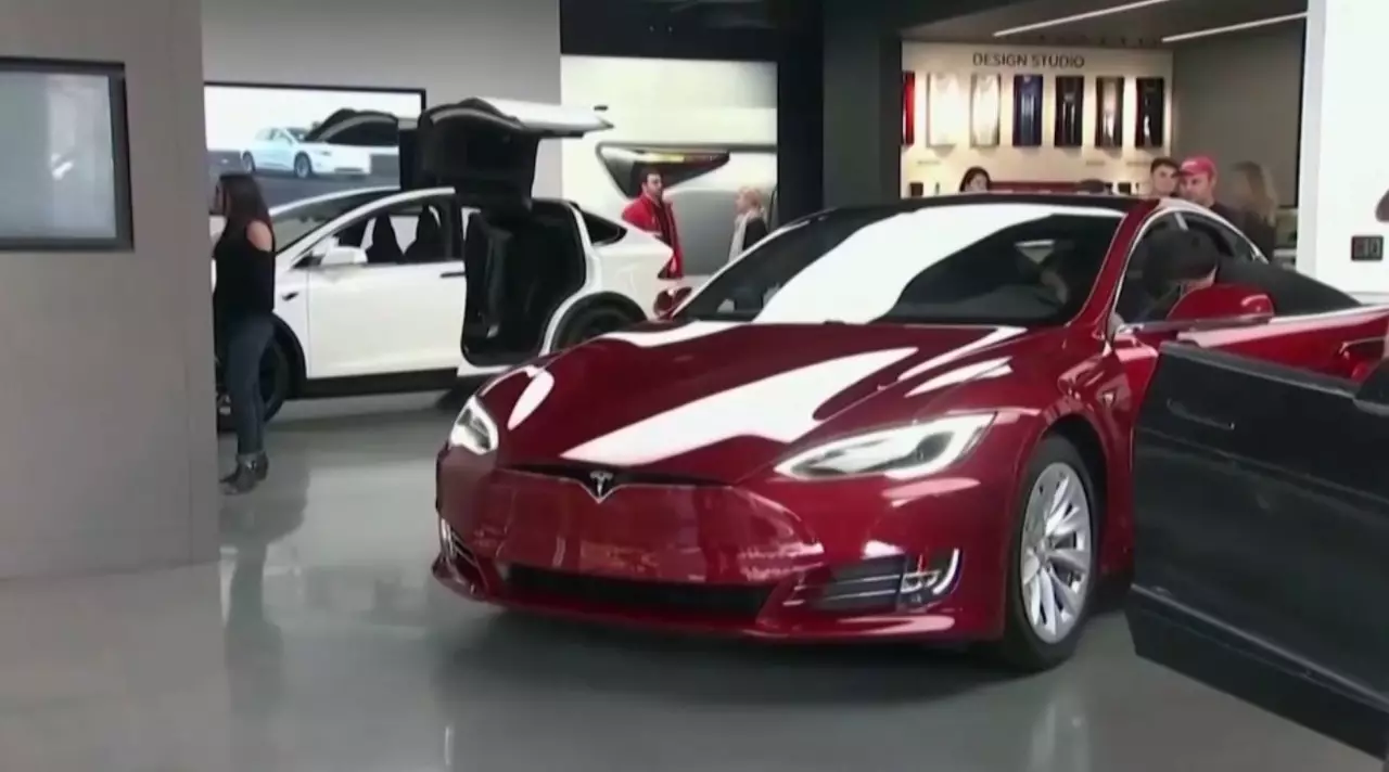 Еуропада Tesla көліктерінің саудасы 28,5%-ға азайды