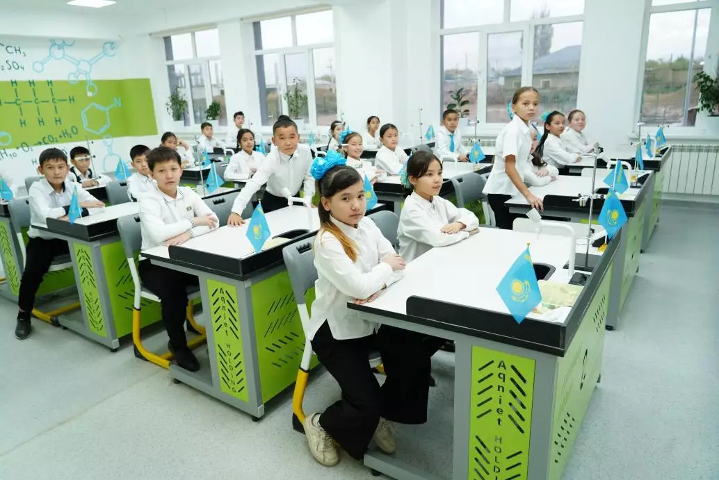 В селе Абай Туркестанской области открылась современная школа на 600 мест