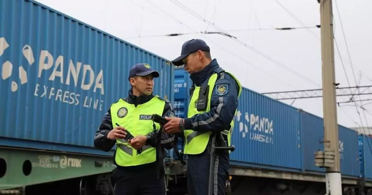  Астанада үш бала жүк пойызымен ондаған шақырымға кетіп қалған 