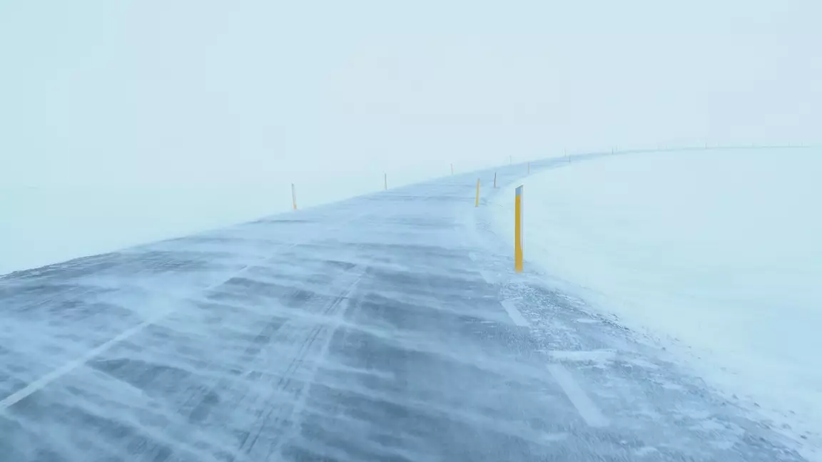 Екі облыста ауа райына байланысты қозғалыс шектелді