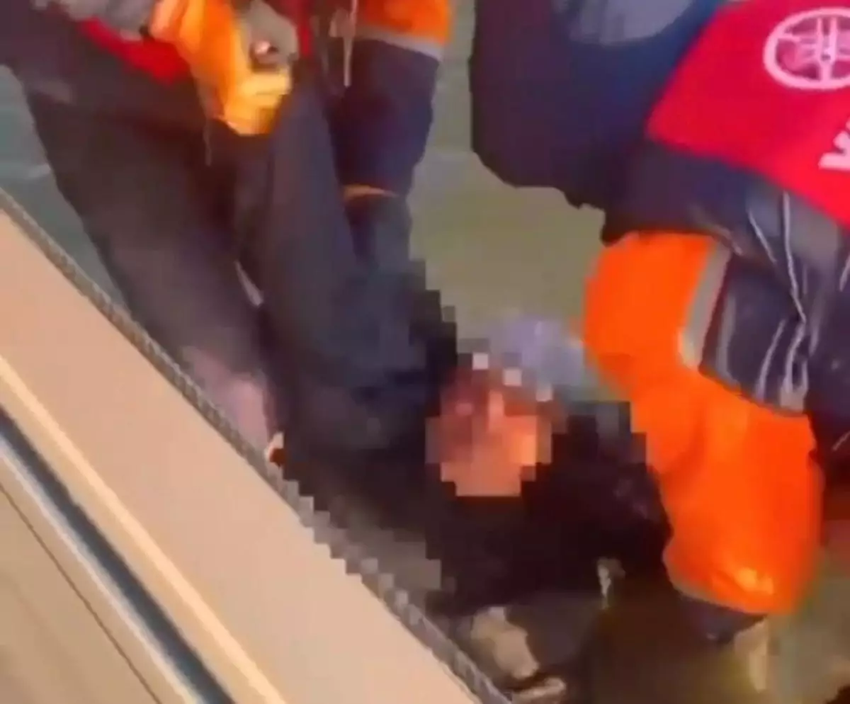 На реке Урал в Атырау спасли мужчину — его уносило течением