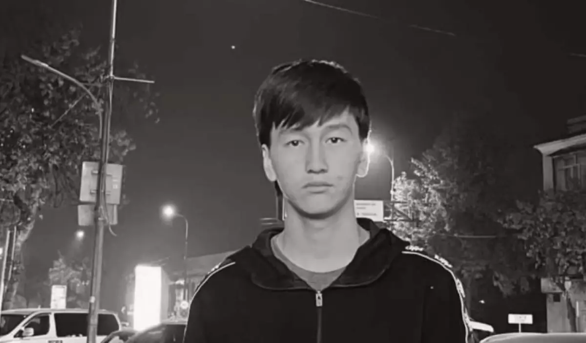 «Жүрек тұсынан атқан»: Түркістанда оққа ұшқан 17 жастағы баланың анасы болған жайтты айтты