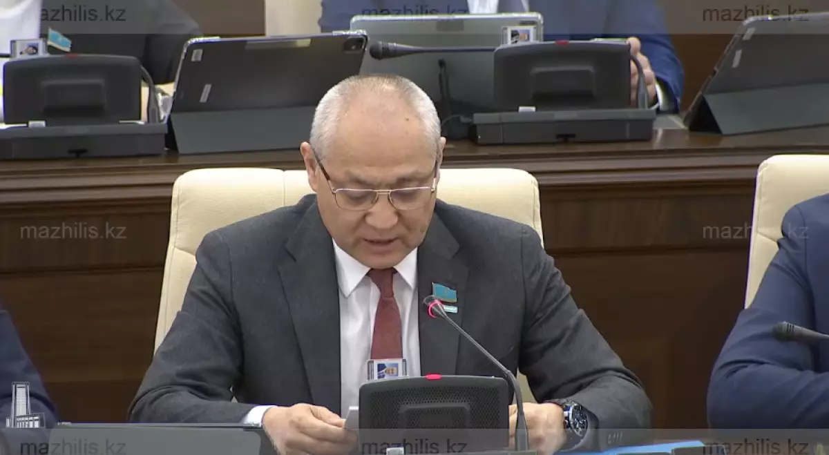 «Жер қойнауы кімнің қолында?» — Мәжілісте уран мен мұнайды пайдалану тәртібі қатаңдатылмақ