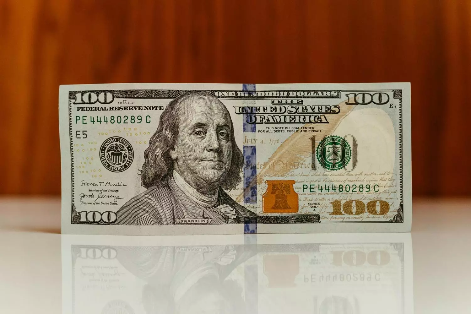 Сарапшы: Доллар ұзақ уақыт бойы үстем бола береді