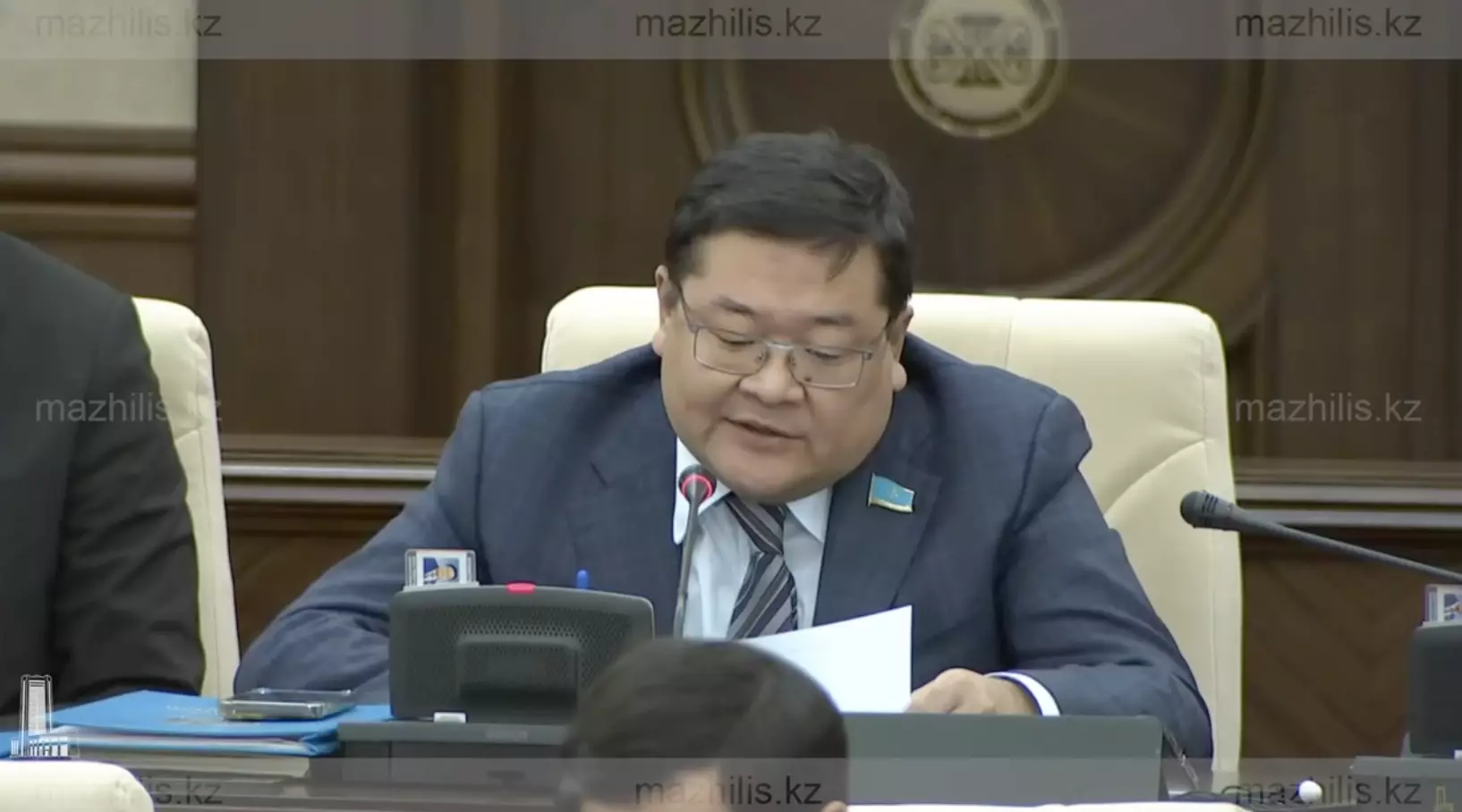 «Банк жабылса халық зардап шегеді, ал «таңдаулыларды» мемлекет құтқарады» &#8212; Айдос Сарым жаңа заң жобасын сынға алды