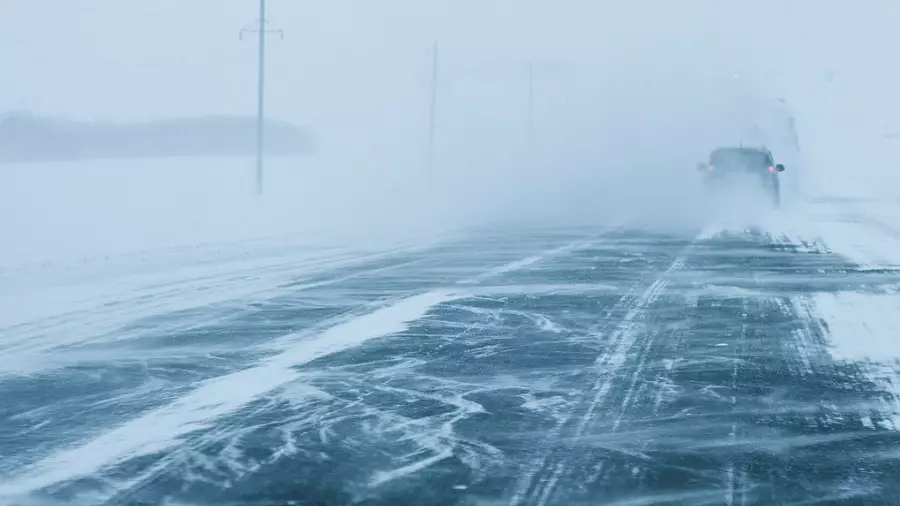 Бүгін еліміздің бірнеше өңірінде жол қозғалысы шектелді