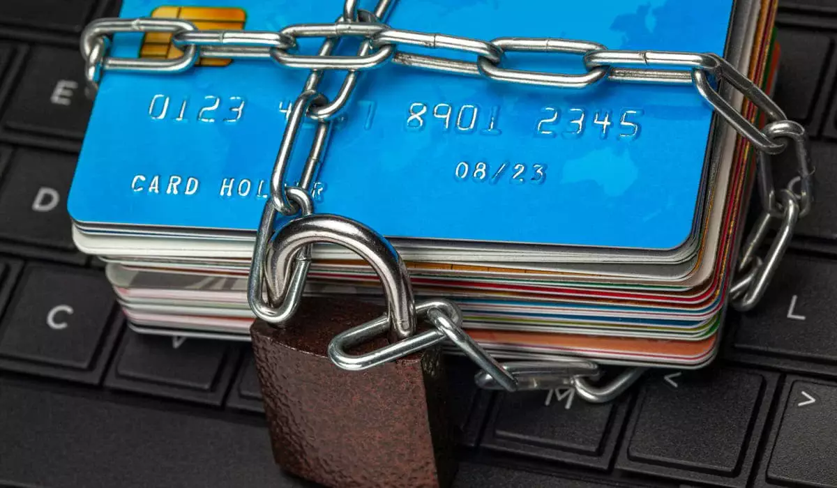 Заблокированы 38 млн счетов: создать защищенные соцсчета предложил депутат Мажилиса