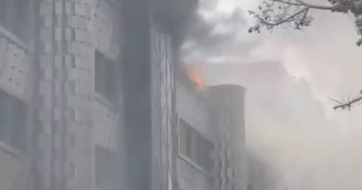  Алматыда 4 қабатты ғимарат өртеніп кетті 