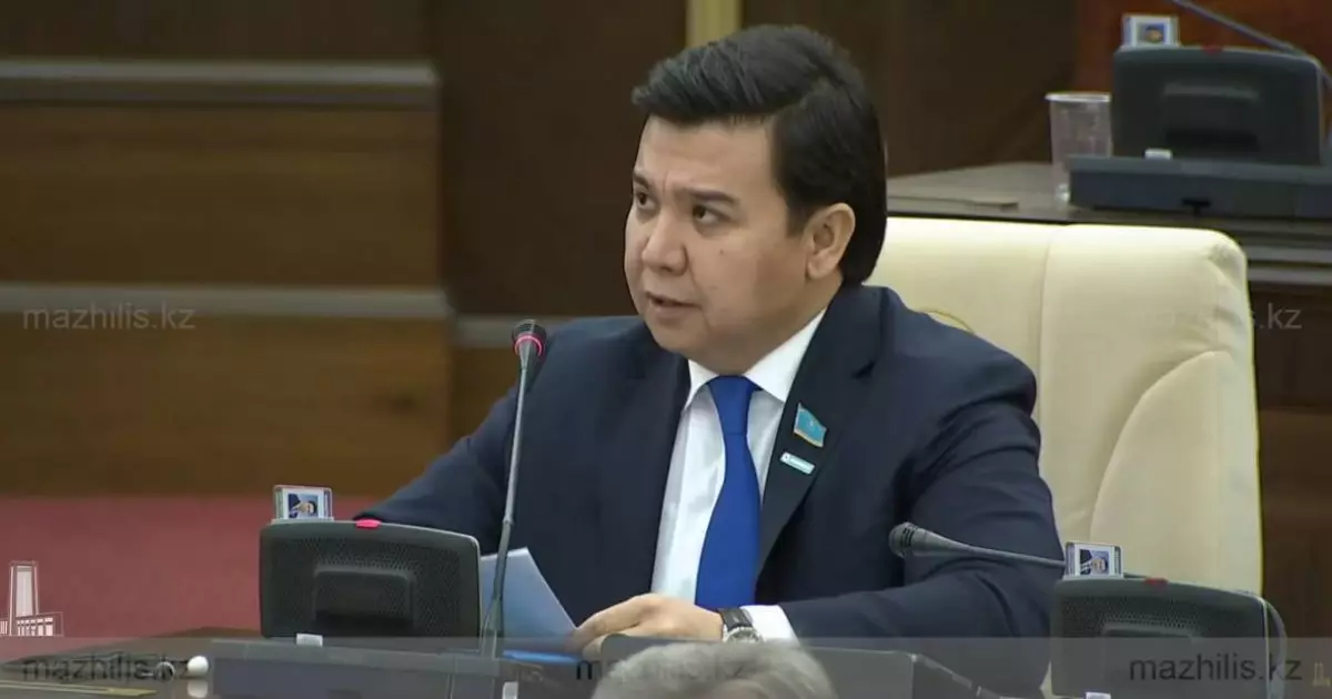  Мәжіліс депутаты некесіз баласы барын растады 