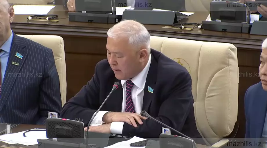 &#171;Азаматтардың биометриялық деректері арқылы несие рәсімдеу тоқтамай тұр&#187;: Депутат дабыл қақты