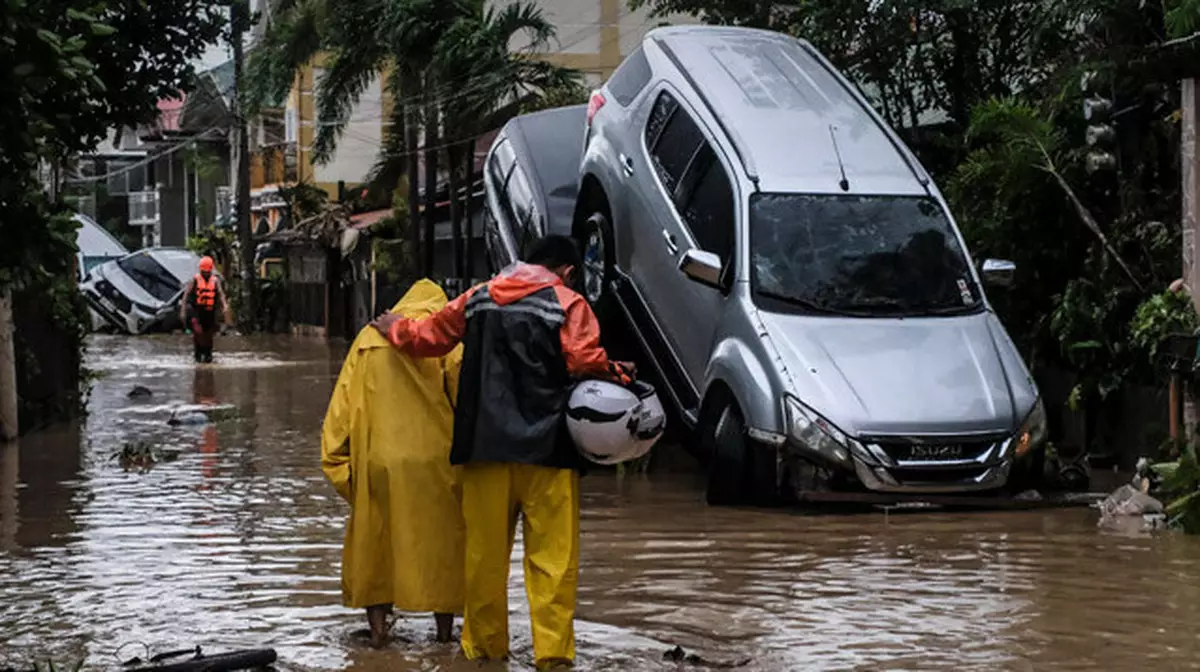 Тайфун "Калмаэги" на Филиппинах: десятки пропавших без вести