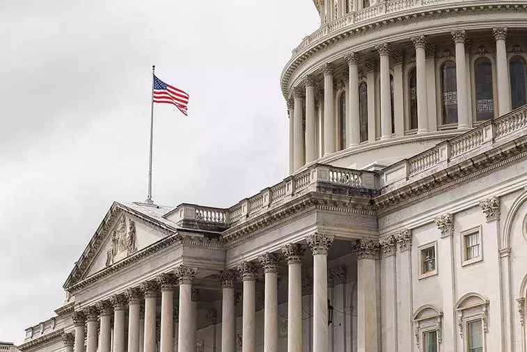 Шатдаун правительства США стал самым продолжительным в истории