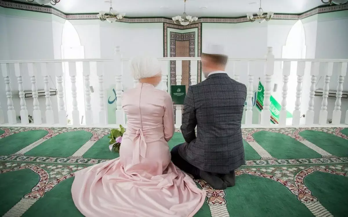 «Институт токалства». Депутат предложил узаконить многоженство в Казахстане