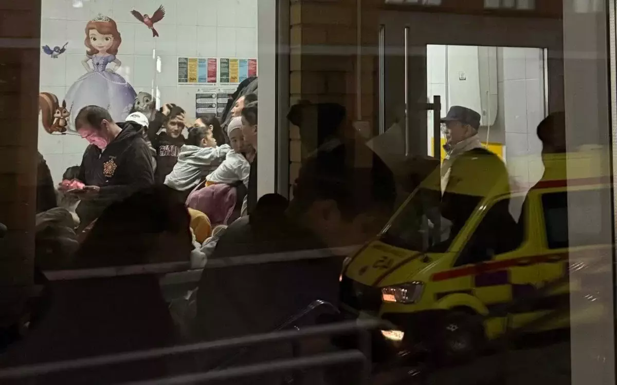 «Емханалар лық толған»: Қазақстандықтар «жұмбақ вирус» таралды деп дабыл қағуда