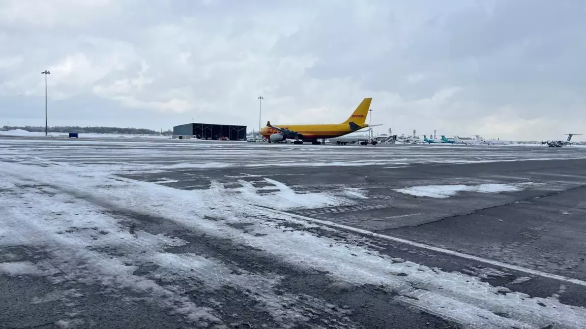 Алматы әуежайында ауа райына байланысты рейстер кешігіп жатыр