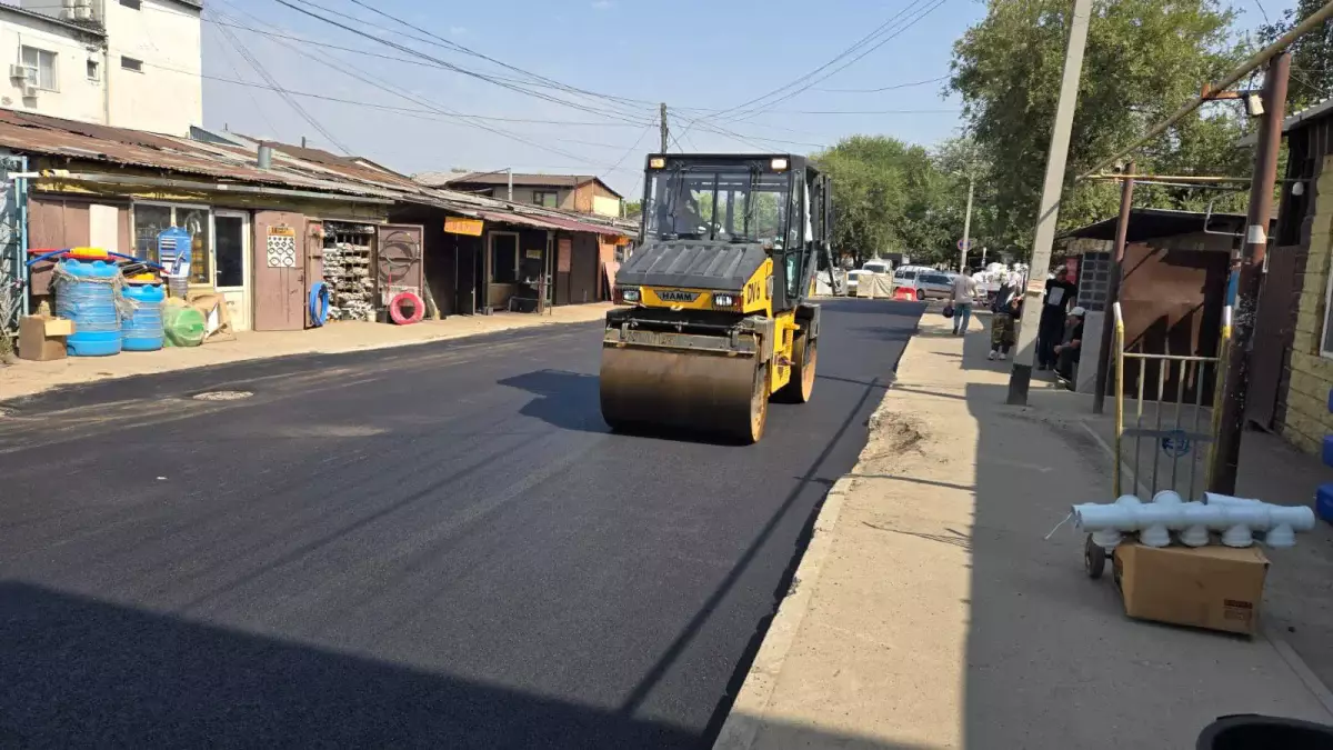 Алмалы ауданында ондаған шақырым желі мен жол салынып, осы заманғы жарықтандыру жүйесі орнатылды