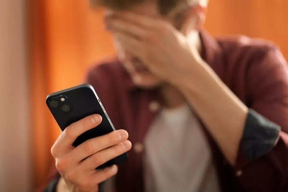 Алаяқпен сөйлескен сәтте ақша аударуға тыйым салатын жаңа шектеу іске қосылды