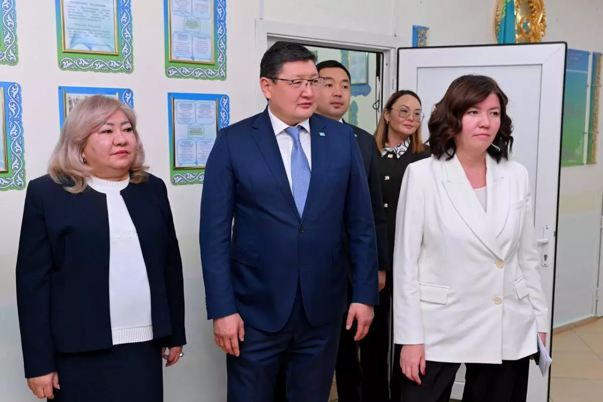 Министр просвещения высоко оценила систему образования Абайской области