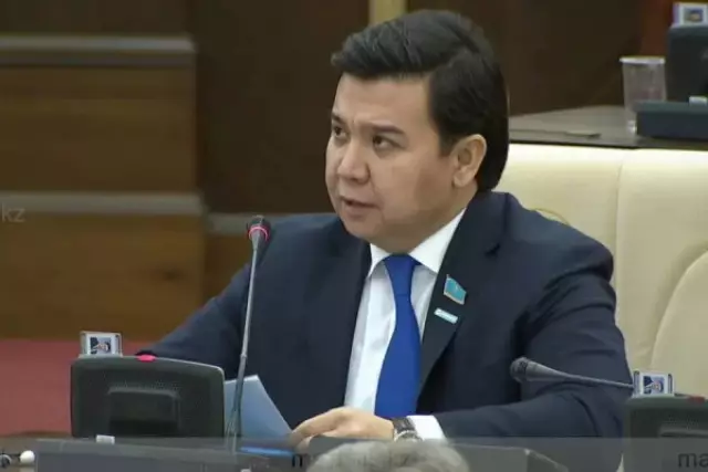 Мәжіліс депутаты некесіз баласы барын растады