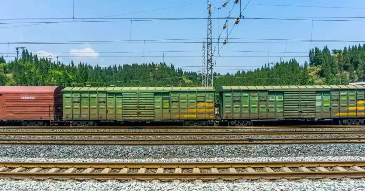  Астанадан Аршалыға жеткен: жүк пойызымен «серуендеп жүрген» 8-11 жастағы үш бала ұсталды 