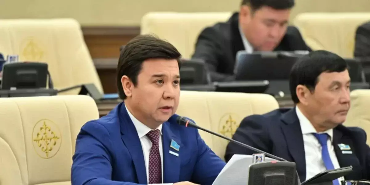 «Менің тоқалым ба, жоқ па бұл менің жеке өмірім»: Депутат Қырықбаев желіде тараған сыбыстарға жауап берді