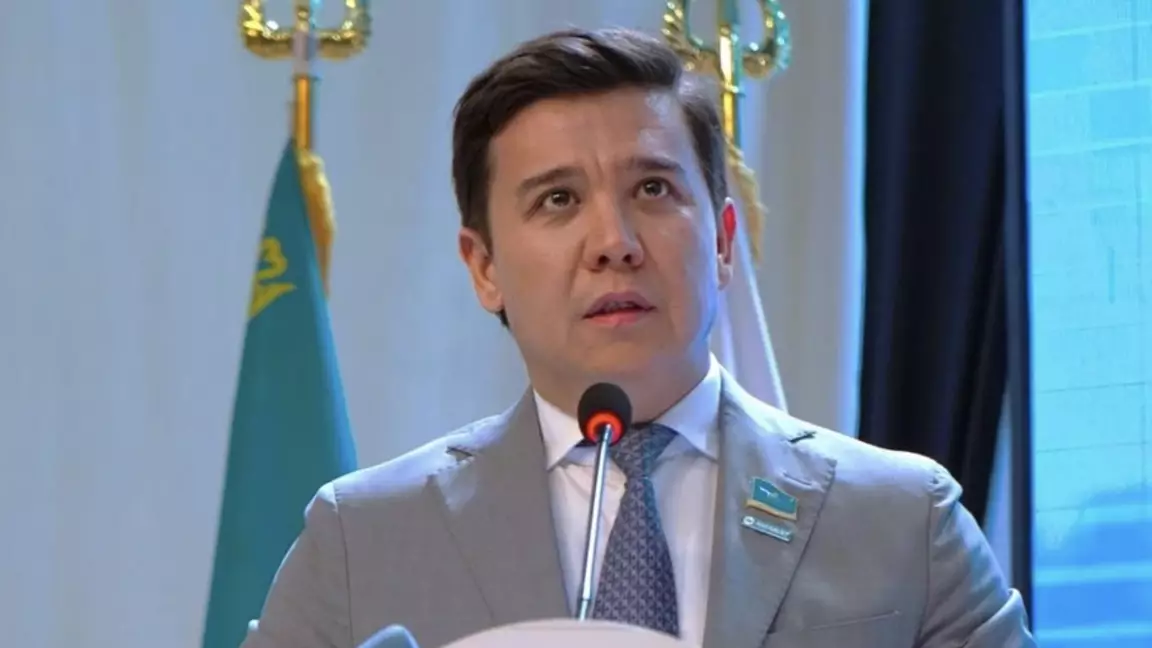 Желіде Мәжіліс депутатының "тоқалы бар" деген ақпарат тарады