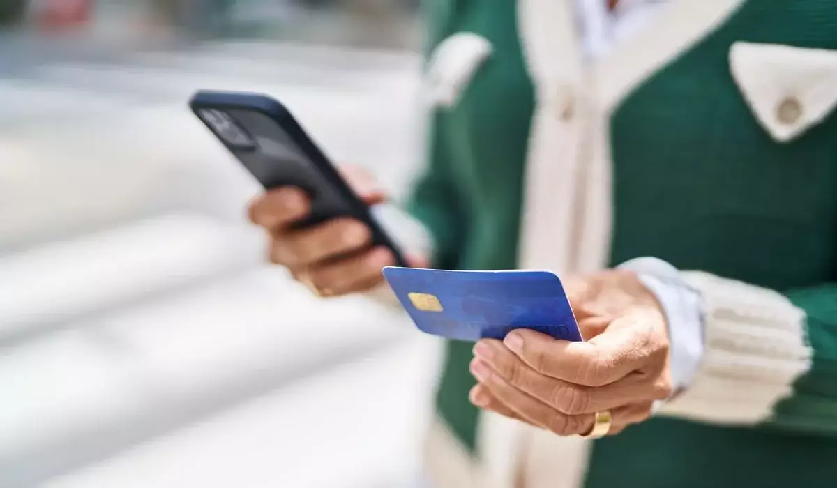 Блокировку переводов во время звонков вводят в Казахстане