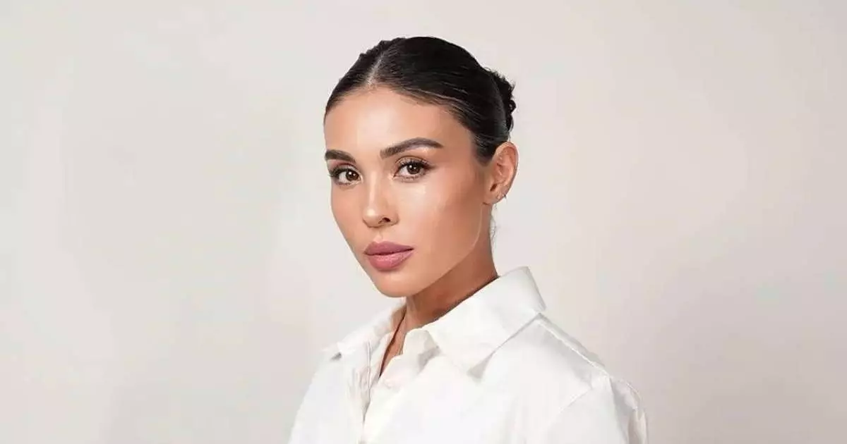  Танымал әнші Динара Сұлтан `Қазақстанның еңбек сіңірген` қайраткері атанды (ВИДЕО) 