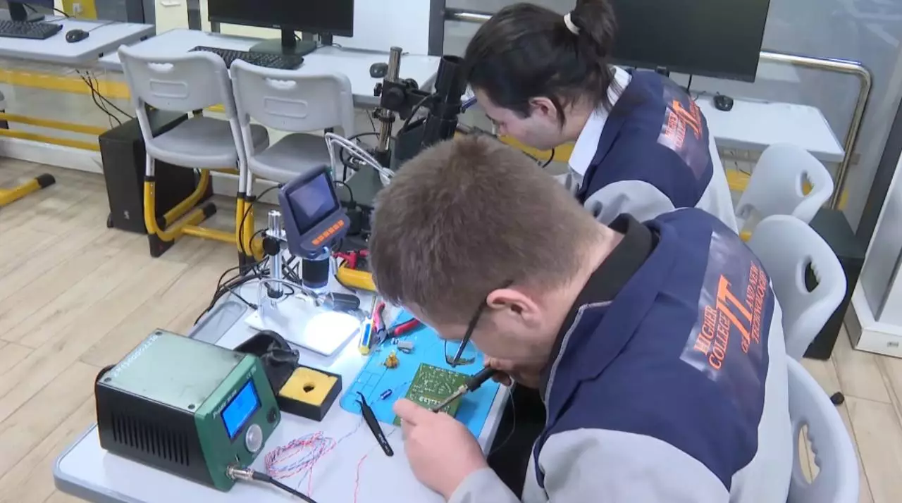 Международный хакатон для особенных студентов стартовал в Семее