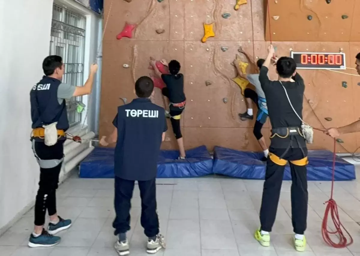 Батыс Қазақстан облысында спорттық құзға өрмелеуден чемпионат өтуде