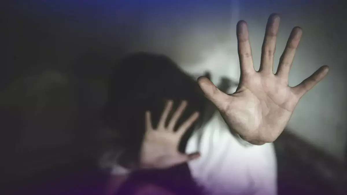 Ақтөбеде 17 жастағы қыз үш жыл бойы қорлық көріп келген