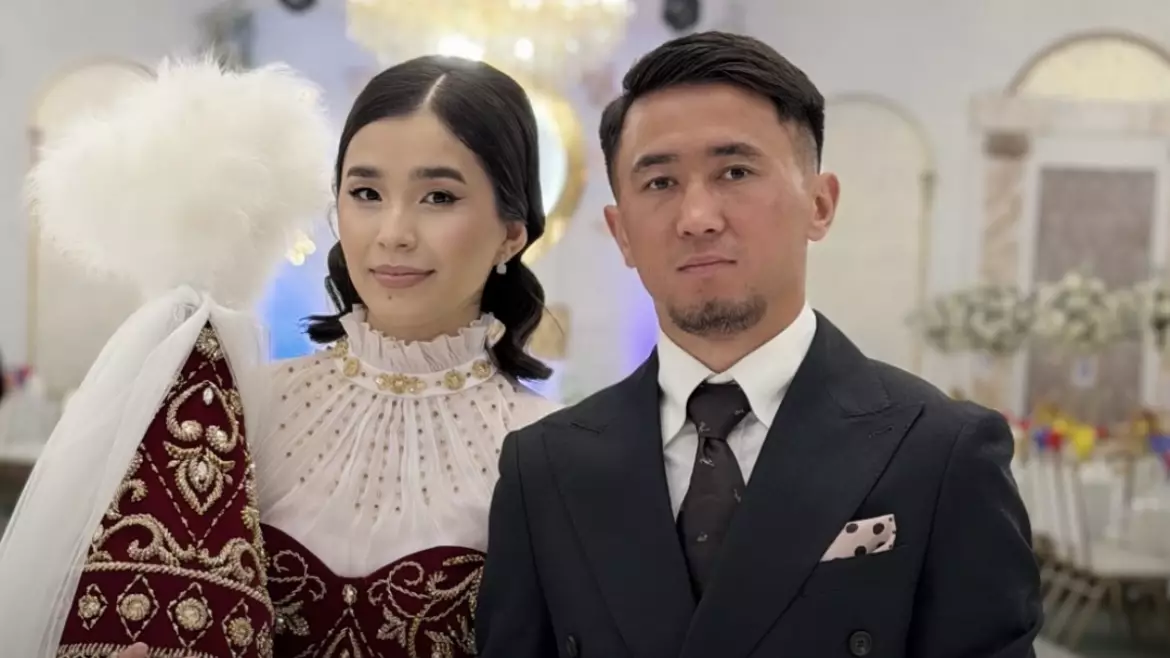 Смотреть Блящий Күйеу онлайн