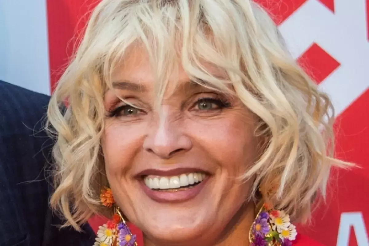 Концерты отменены, кошелёк пуст: Европа показала Лайме Вайкуле её настоящее место - новости на Lada.kz 05.11.2025