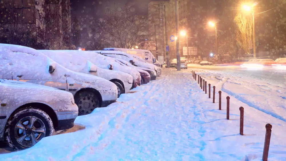 Снегопады и метели обрушатся на регионы: штормовое предупреждение на 6 ноября