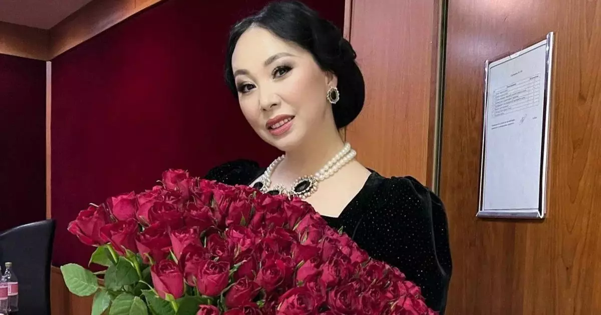  «Есіңді жи!»: Қарақат Әбілдина Тұрсынбек пен Мөлдірге қатысты жазба жариялады 