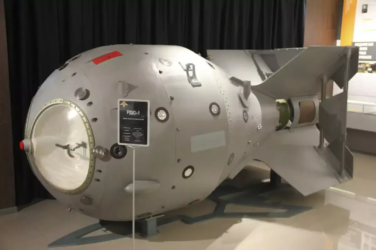 Под грифом «Секретно»: почему руководство СССР запретило физикам-ядерщикам водить автомобили - новости на Lada.kz 05.11.2025